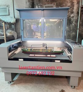 Máy cắt khắc laser 1610 sử dụng cắt gỗ làm mô hình