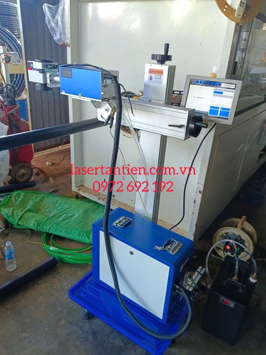 Máy khắc laser khắc chữ, khắc loogo lên ống nhựa HDPE, LDPE, PVC cung cấp đến khách hàng