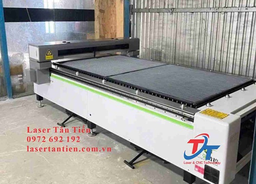 Máy laser cắt mica 1325