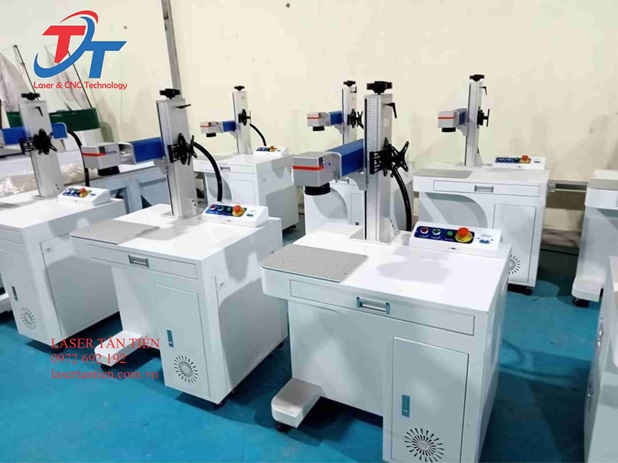 Máy khắc laser kim loại