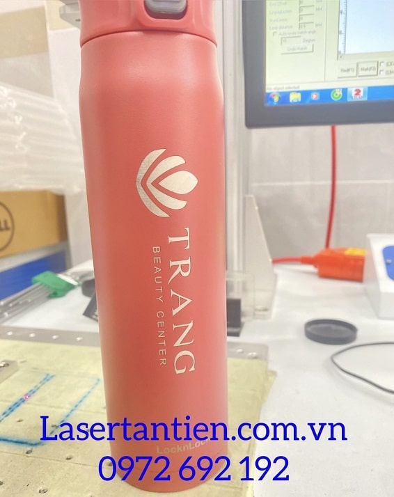 sản phẩm từ Máy khắc laser lên bình giữ nhiệt 