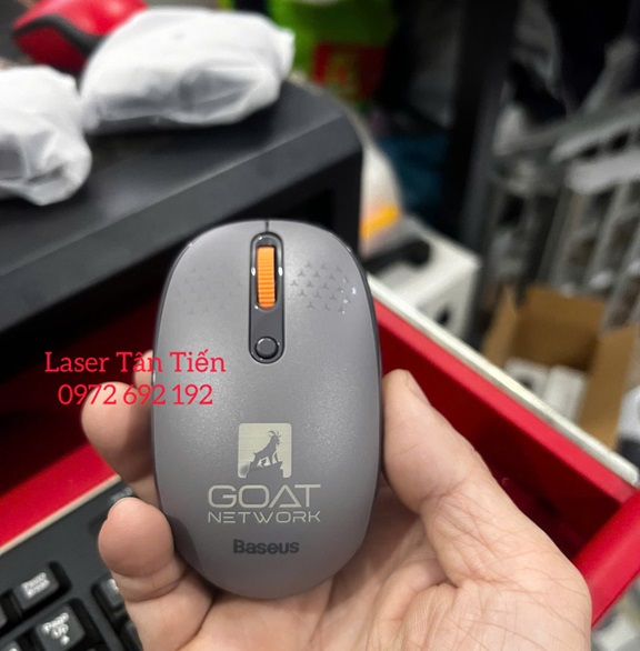 Khắc lên vật liệu nhựa bằng máy khắc laser UV