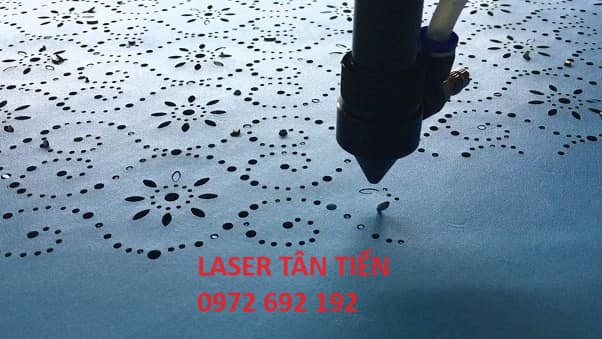 Ứng dụng cắt và đục lỗ đồ thể thao